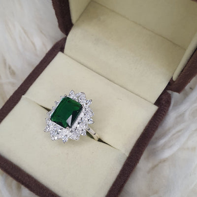 Regal Emerald Starburst Ring.