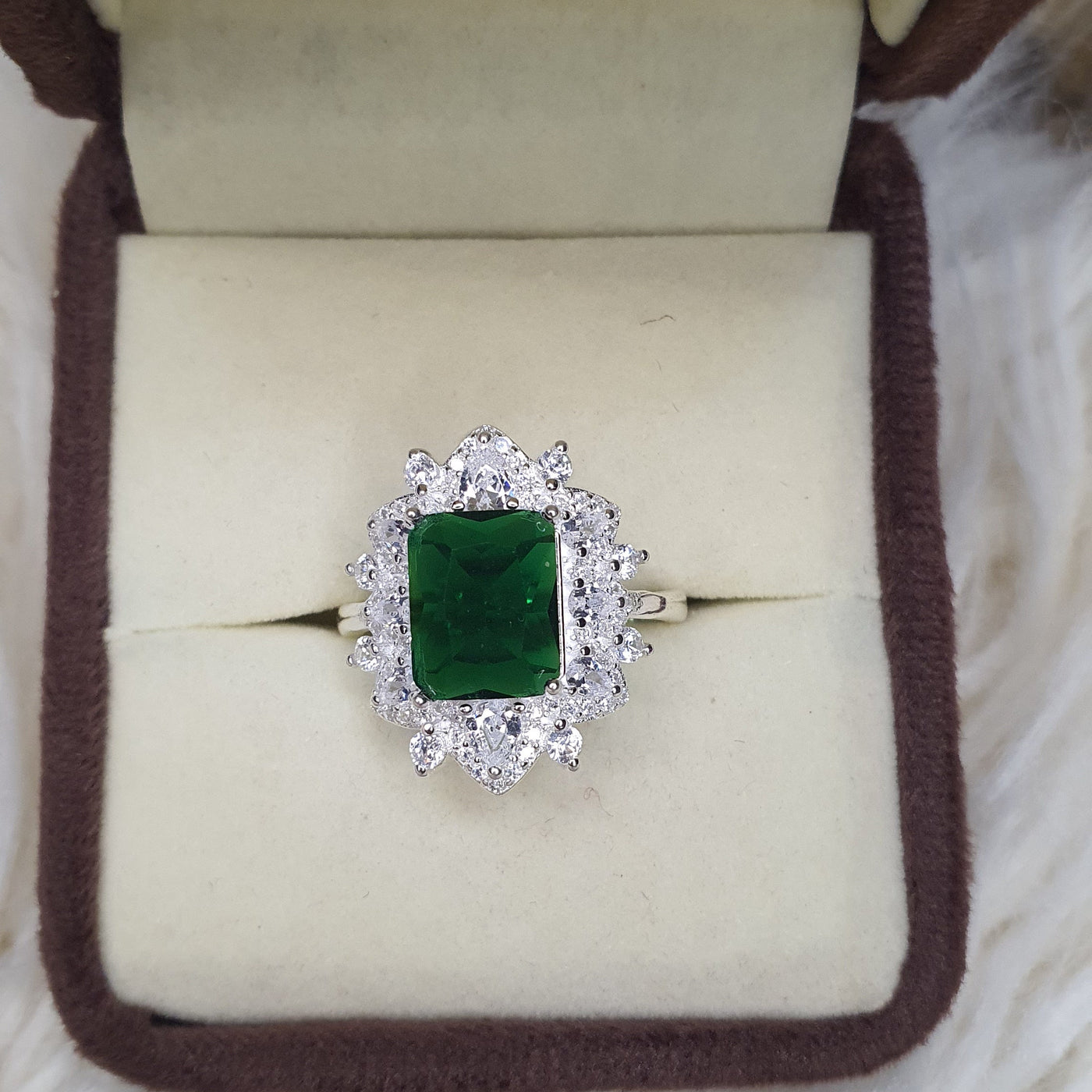 Regal Emerald Starburst Ring.