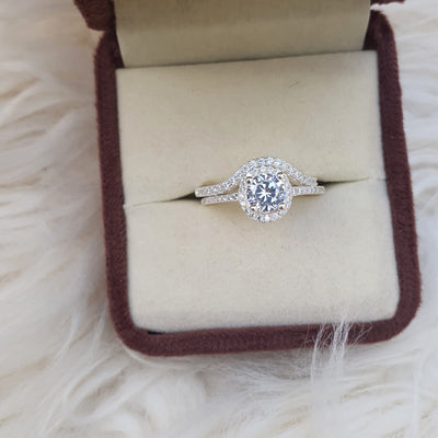 Elegant Round Cut Double Ring